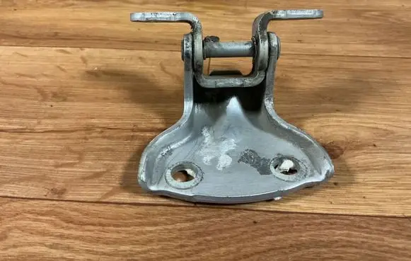 Chevrolet Nubira Rear door lower hinge 