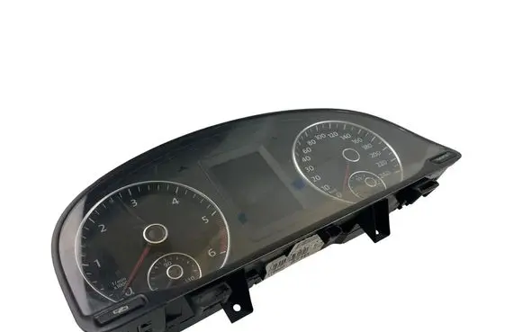 Volkswagen Touran III Speedometer (instrument cluster) 1T0920871D