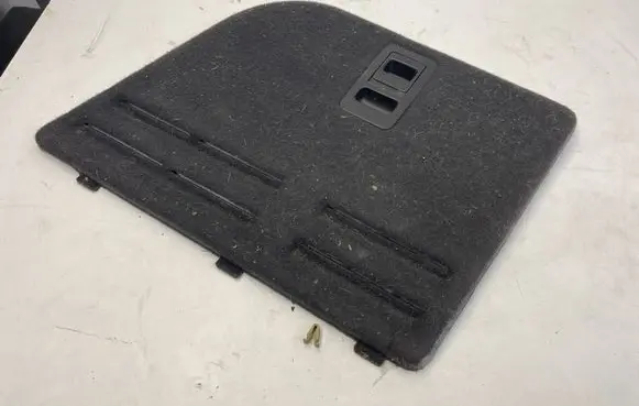 Renault Laguna III Tailgate/trunk side cover trim 749880030R