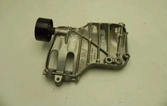 Engine mounting bracket