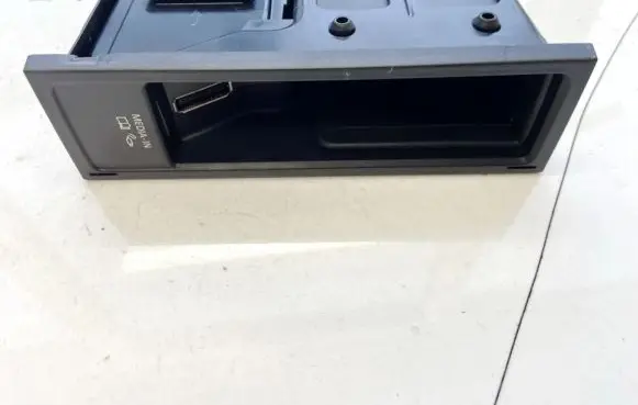 Volkswagen Tiguan USB socket connector 5n0035341g 5n0035342f