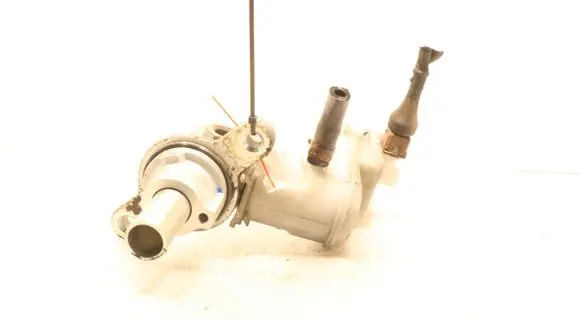 Suzuki SX4 Master brake cylinder