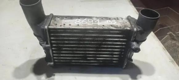 Volkswagen PASSAT B5 Intercooler radiator 058145805A