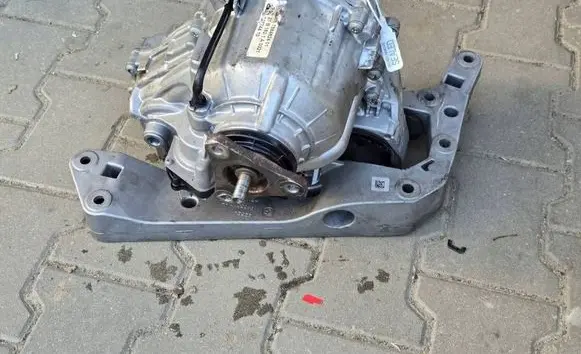 BMW X5 G05 Gearbox-reducer motor 7884824