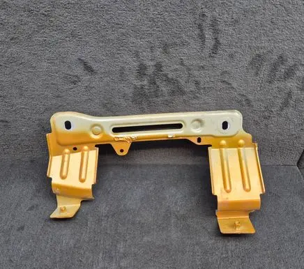 Audi Q8 Fender mounting bracket 4M8821431