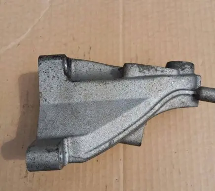 Mercedes-Benz E W212 Engine mounting bracket A6422236704