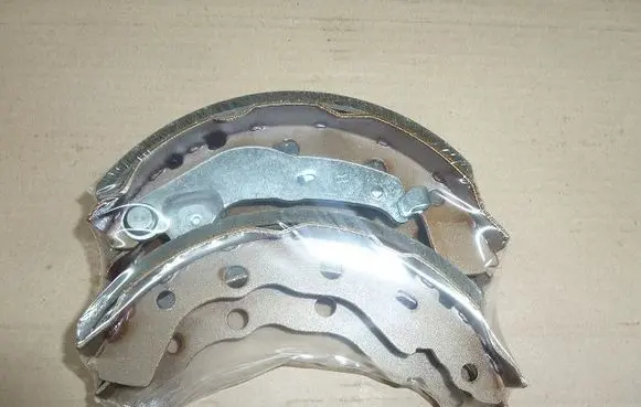 Mitsubishi Carisma Handbrake/parking brake pads J3505034