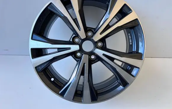 Nissan X-Trail T32 R18 alloy rim N768019 6FR3A