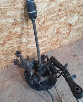 Subaru Outback Rear wheel hub spindle/knuckle 