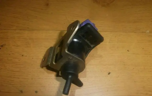 Ford Mondeo MK II Turbo solenoid valve 93bw19496