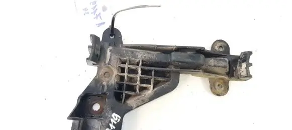 Audi A6 S6 C4 4A Front bumper mounting bracket 4A0807483A