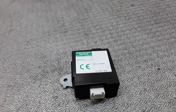 Toyota Avensis Verso Door central lock control unit/module 8974144060 1513007220