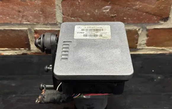 Mercedes-Benz E W213 ABS Pump A2134311401 A006E939 54087634