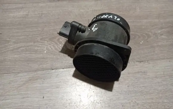 Volvo V70 Mass air flow meter 0280218088 8670115