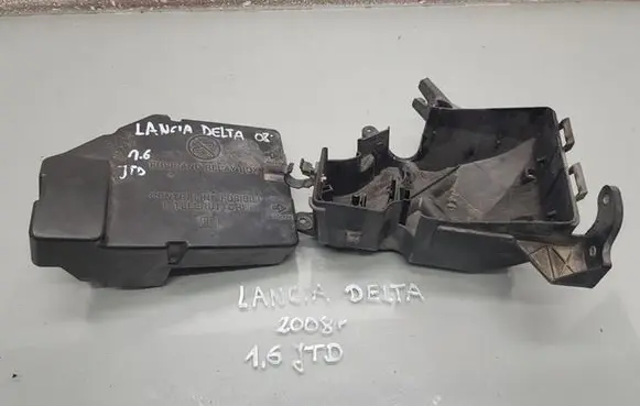 Lancia Delta Fuse box cover