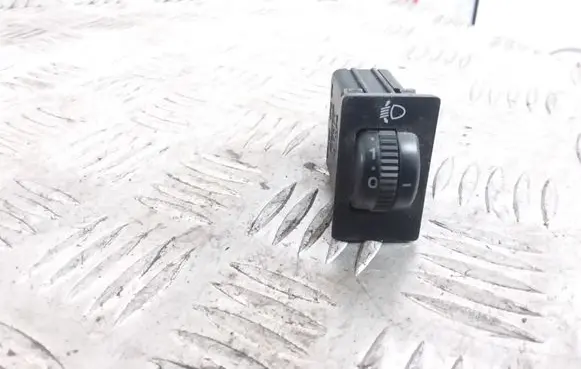 Toyota Avensis T220 Headlight level height control switch 246A01