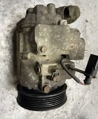 Skoda Fabia Mk2 (5J) A/C compressor mount bracket