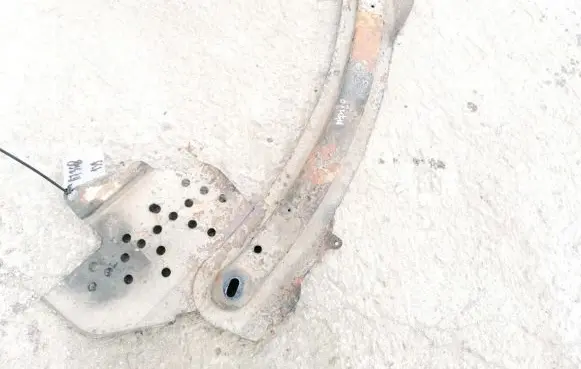 Mazda 3 I Engine mounting bracket