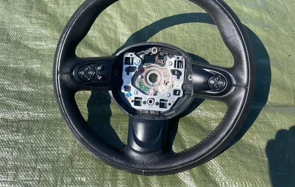 Mini One - Cooper Coupe R56 Steering wheel 6791378