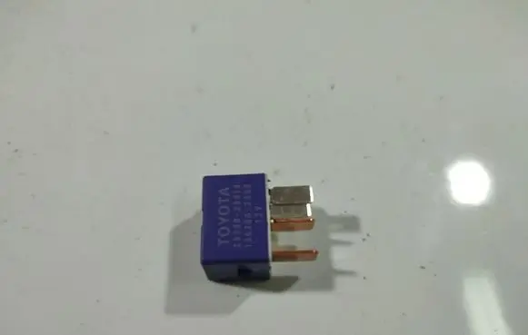 Toyota Avensis T250 Other relay 2830028010