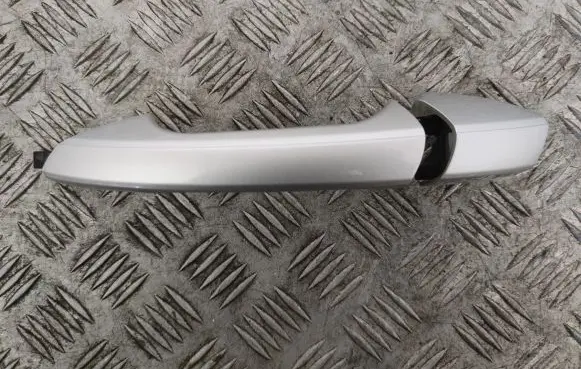 Mercedes-Benz CLS C218 X218 Front door exterior handle A2047600170 A2047600320