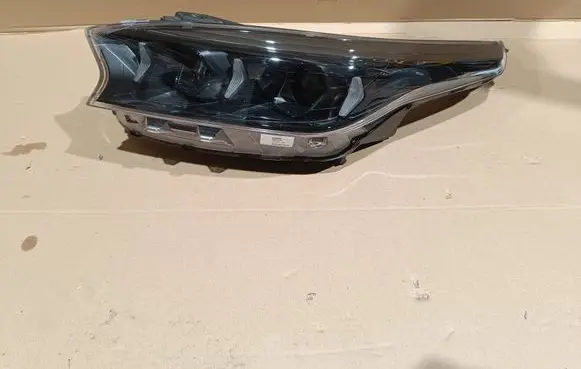 KIA Xceed Headlight/headlamp 92101J7850