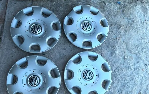 Volkswagen Touran I R16 wheel hub/cap/trim 1T0601147B