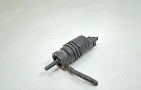 Honda Civic Windscreen/windshield washer pump 3043126