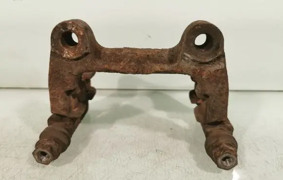 Volkswagen Tiguan Brake caliper pad carrier rear 