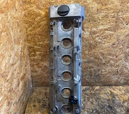 Mercedes-Benz E W124 Rocker cam cover 6060161005