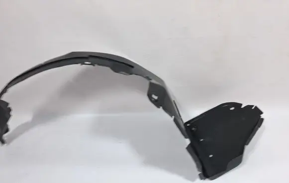 Front wheel arch liner splash guards