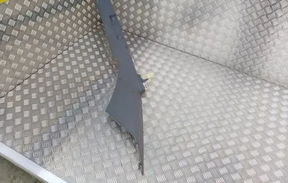 Audi A4 S4 B6 8E 8H Rear seat side top trim 8E5867246