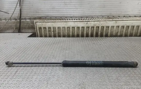 Volkswagen Fox Tailgate/trunk strut/damper 5Z6827550B