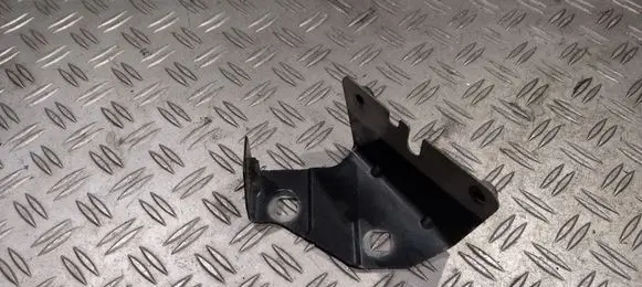 Opel Vivaro Fender mounting bracket 52045R