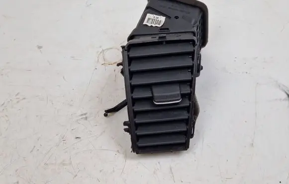 Hyundai i40 Dashboard side air vent grill/cover trim U09E28