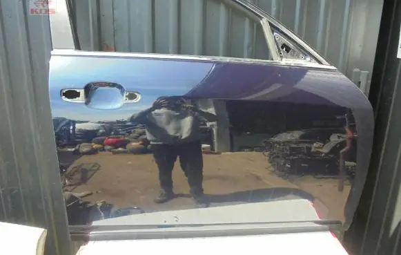 Hyundai Genesis Front door