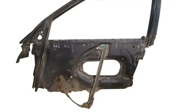 Audi 100 S4 C4 Front door window/glass frame 