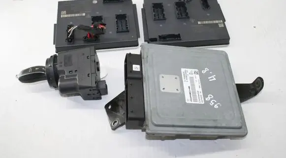 Porsche Cayenne (92A) Engine control unit/module 7P5906033
