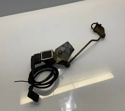 Mercedes-Benz E W211 Rear air suspension level height sensor A0105427717 0105427717