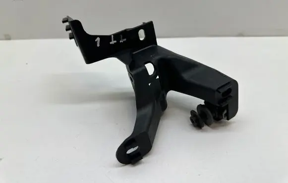 Audi TT TTS Mk2 Front bumper mounting bracket 8J0806539A