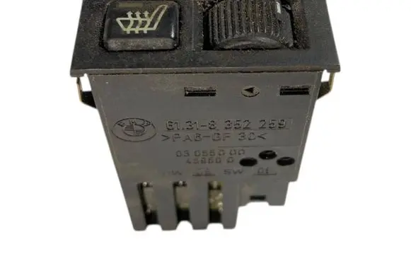 BMW 5 E39 Seat heating switch 8352259 61318352259