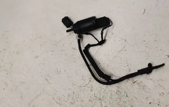 BMW M4 F82 F83 Windscreen/windshield washer pump 7345885