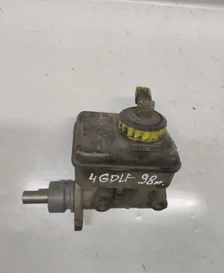 Volkswagen Golf IV Master brake cylinder