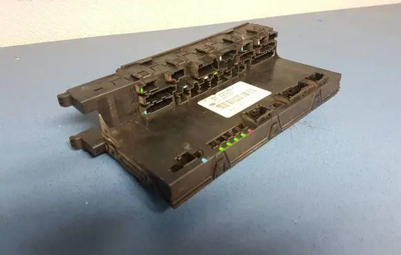 Mercedes-Benz E W211 Fuse module 2115459301 5DK00804729