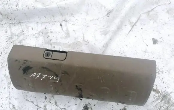 Nissan Pathfinder R51 Glove box