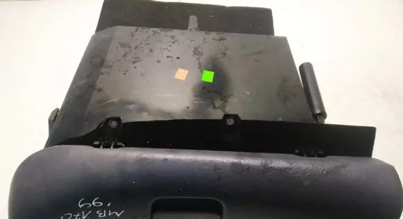 Mercedes-Benz A W168 Glove box