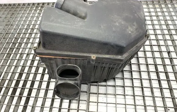 Volvo S80 Air filter box 30748211