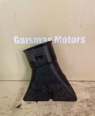 Volvo XC90 Air intake duct part 31101009