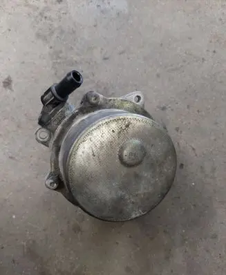Audi A4 S4 B6 8E 8H Vacuum pump