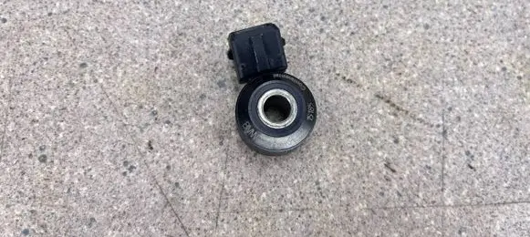 BMW M5 Detonation knock sensor 7598861 13627598861